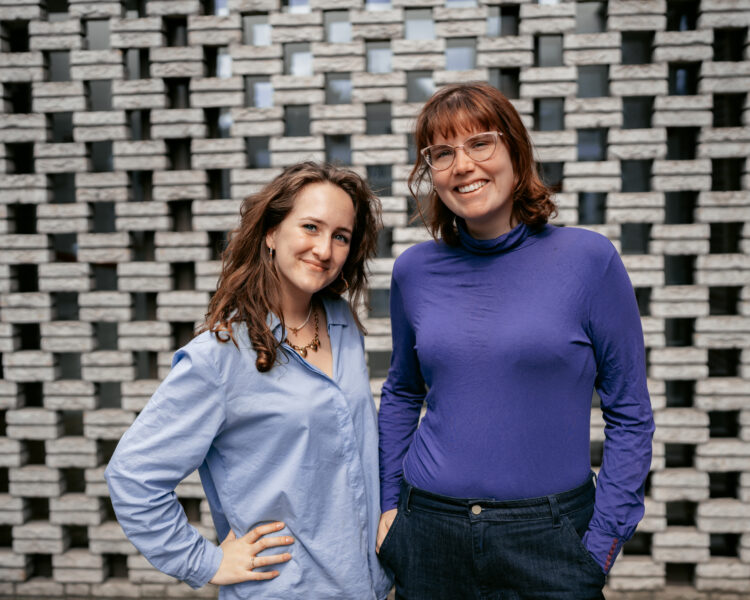 Op de zolder van Mondriaan: Laura en Linde als junior-directeuren